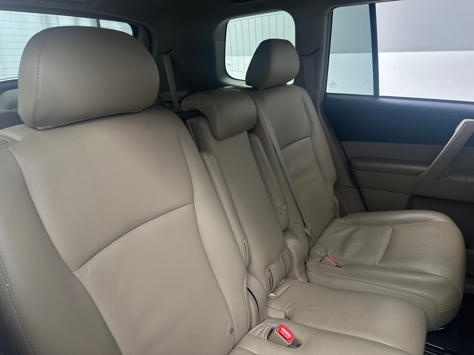 Thumbnail: 2012 Toyota Highlander - 6