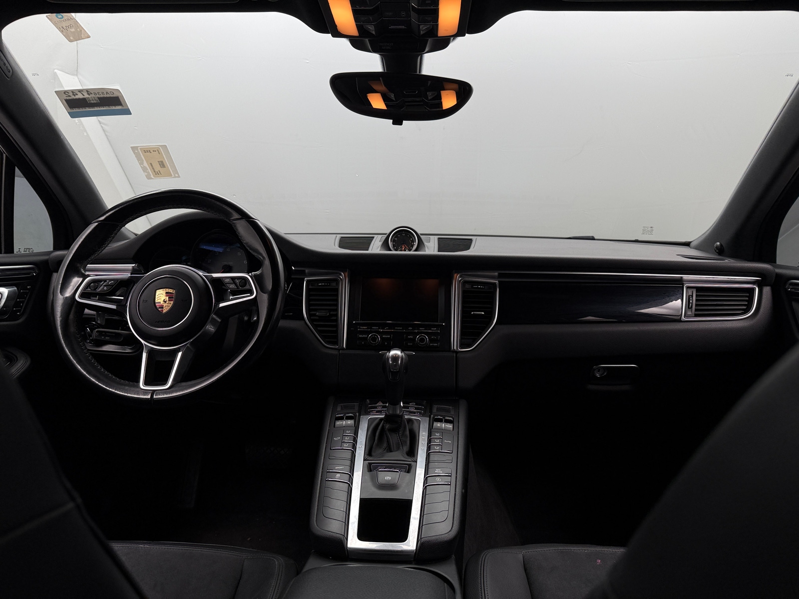 Thumbnail: 2016 Porsche Macan - 3