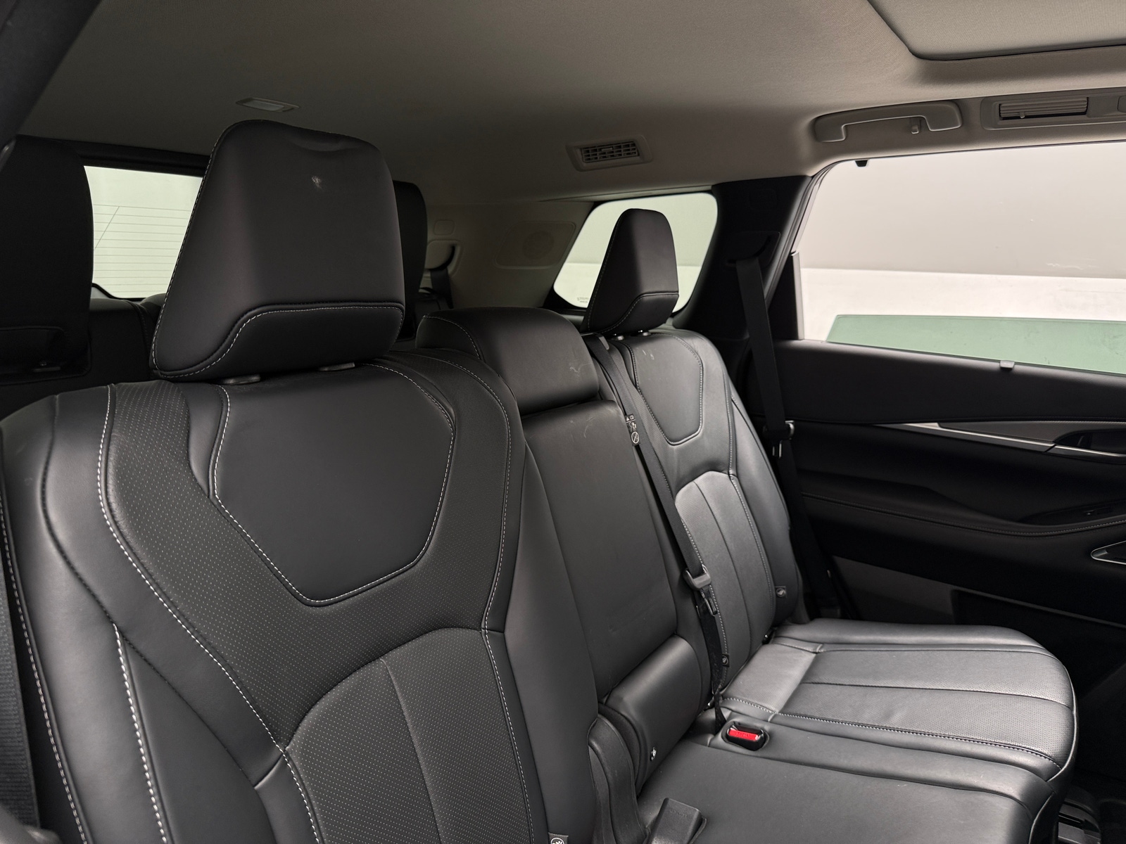 Thumbnail: 2023 INFINITI QX60 - 5
