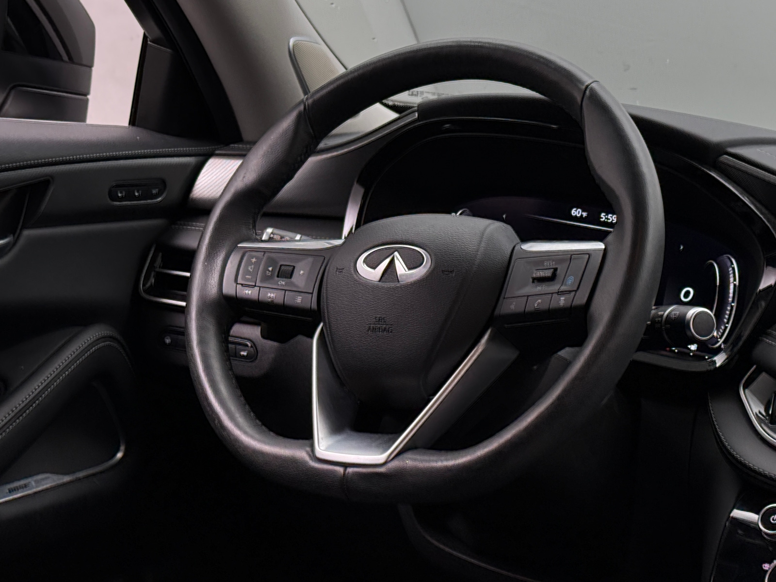 Thumbnail: 2023 INFINITI QX60 - 4