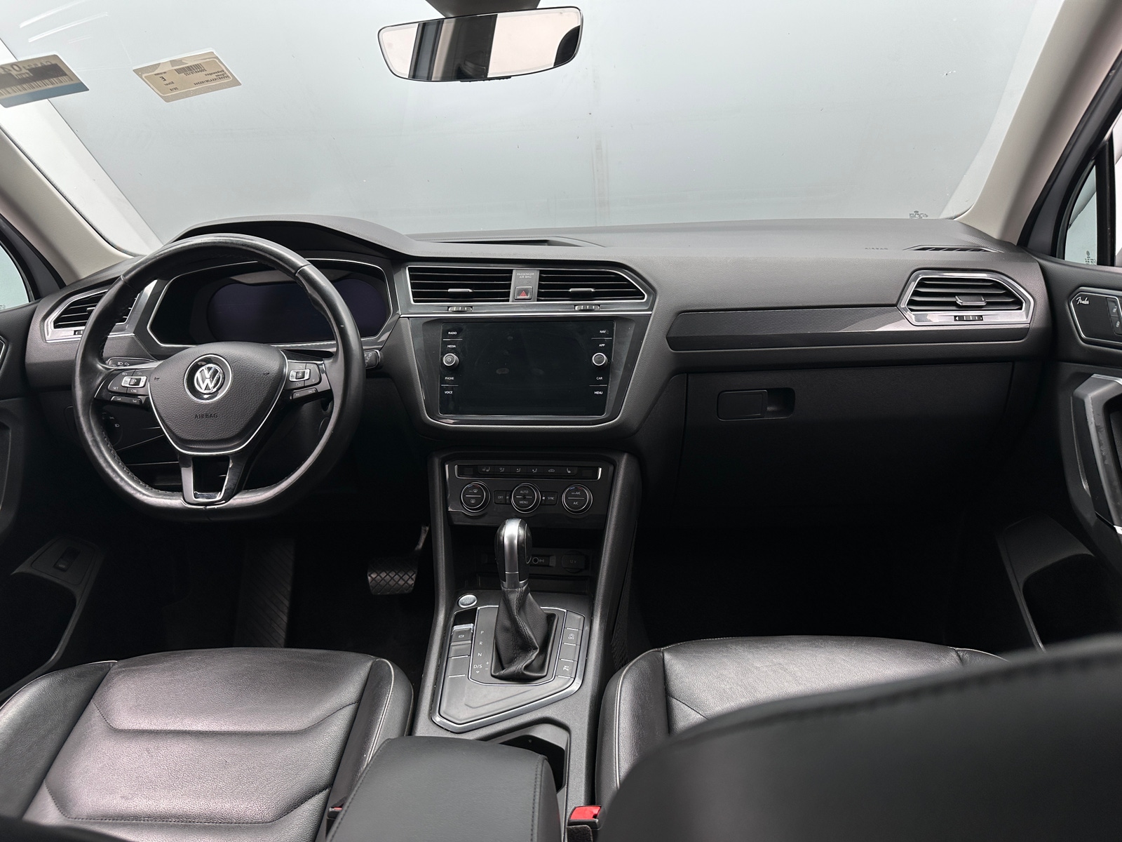Thumbnail: 2018 Volkswagen Tiguan - 2