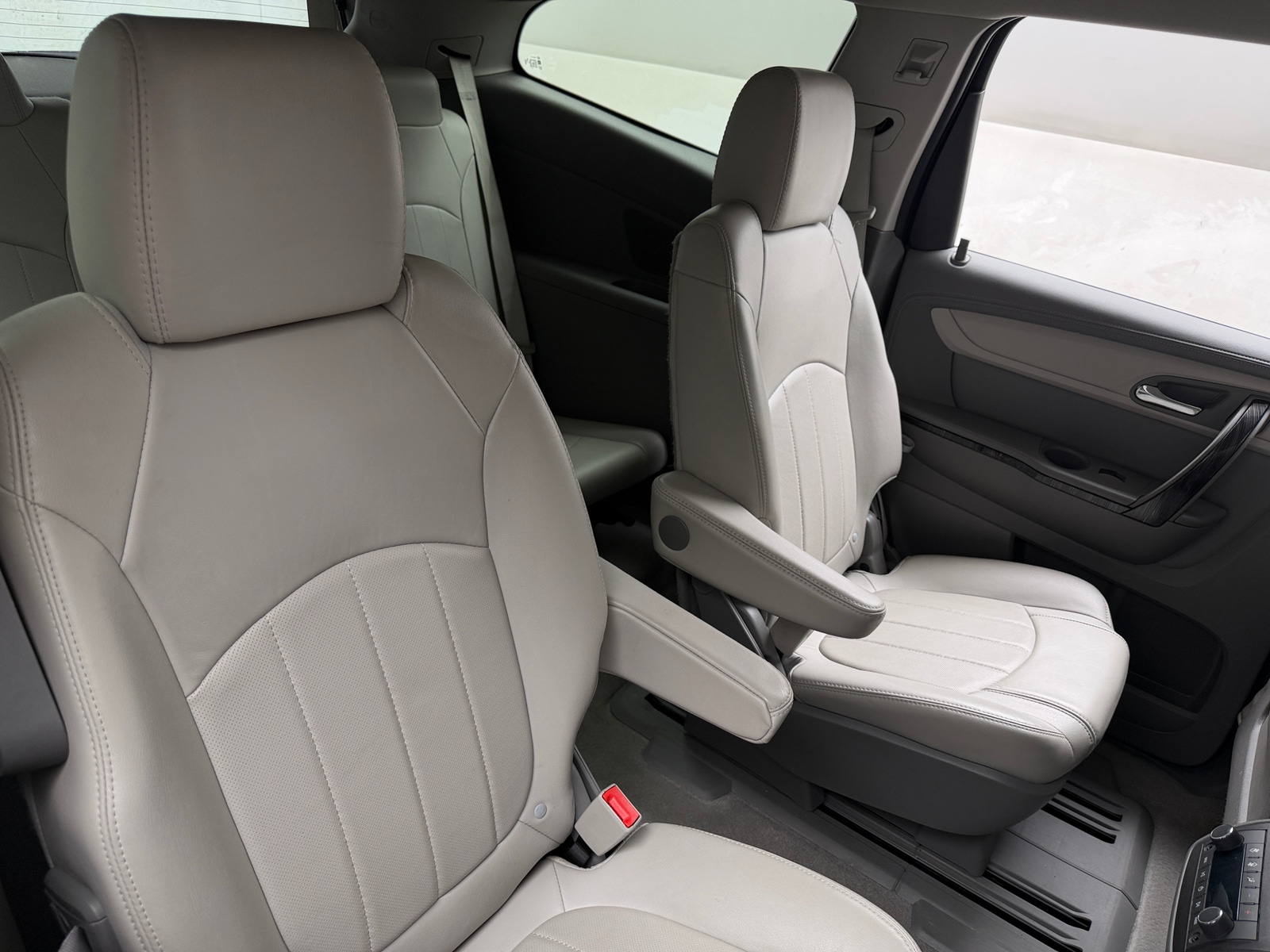 Thumbnail: 2017 Chevrolet Traverse - 5