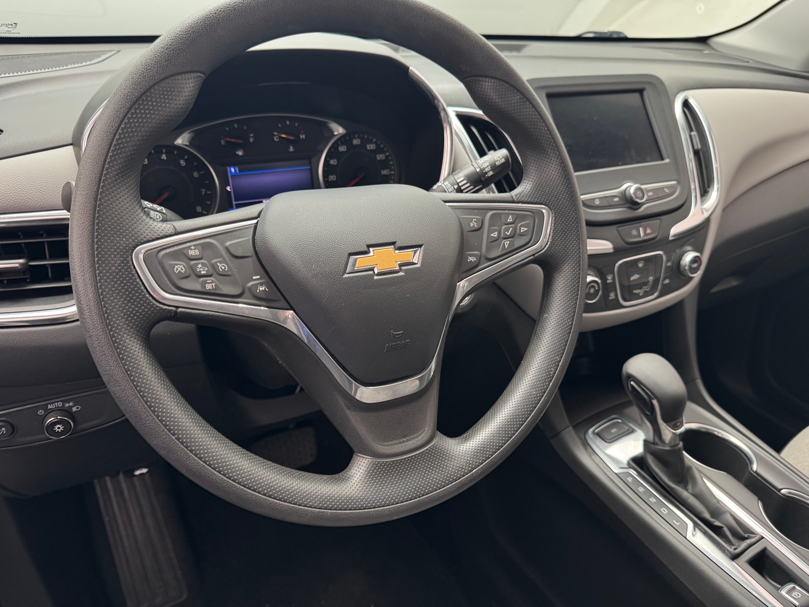 Thumbnail: 2022 Chevrolet Equinox - 5