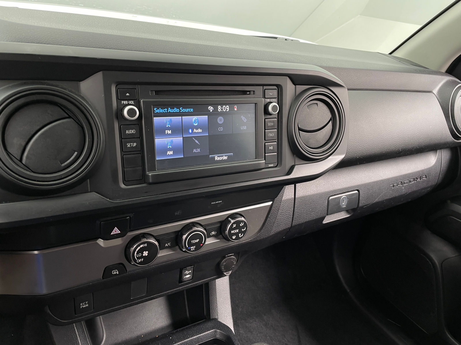 Thumbnail: 2019 Toyota Tacoma - 4
