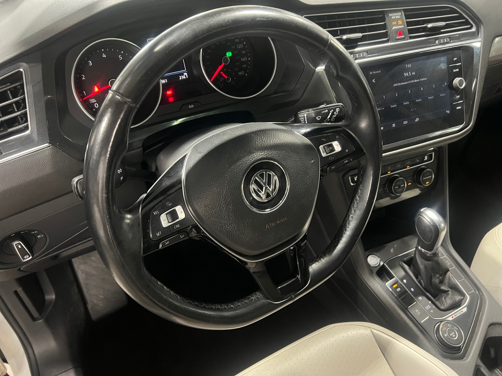 Thumbnail: 2018 Volkswagen Tiguan - 4