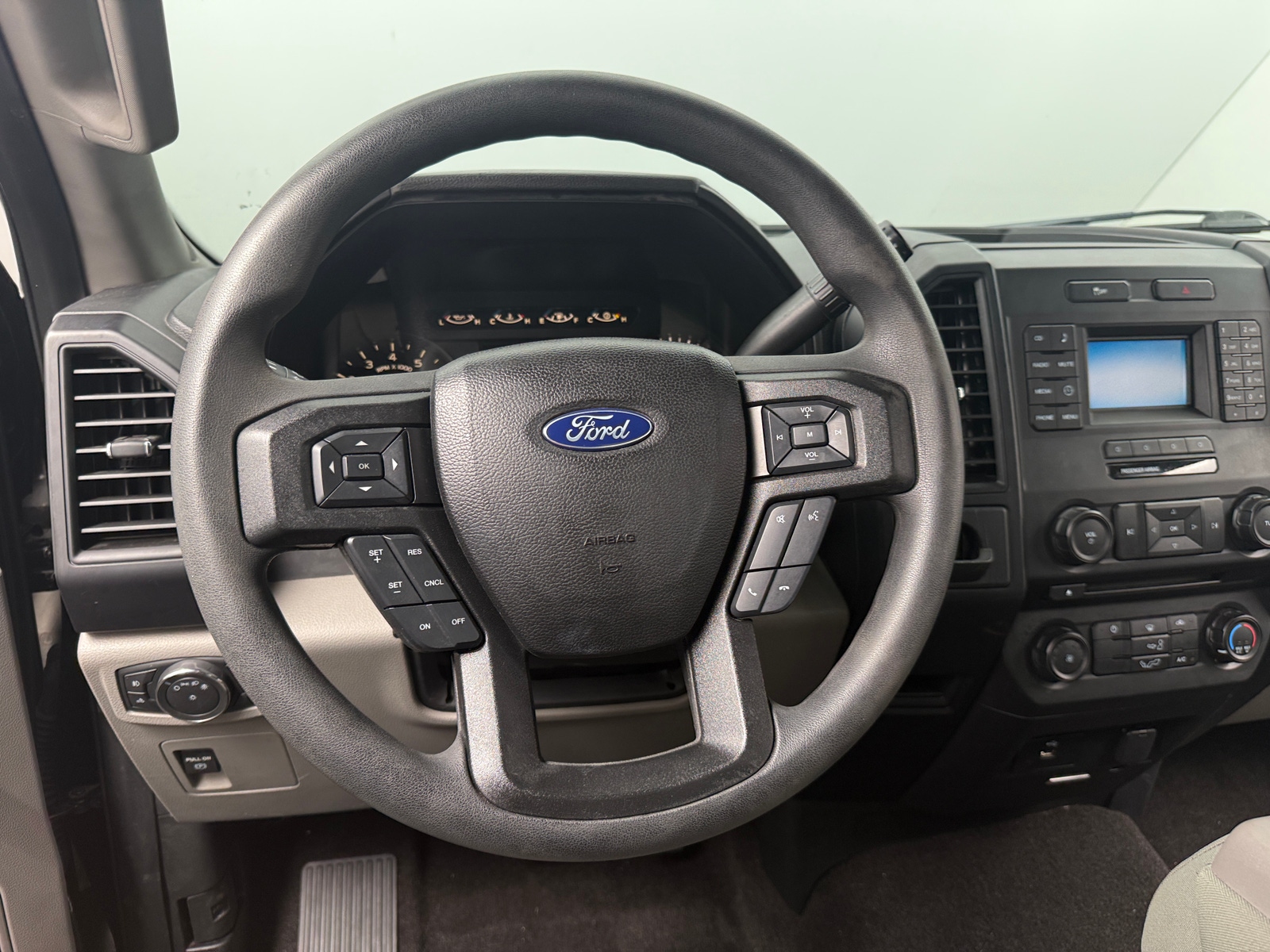 Thumbnail: 2017 Ford Econoline - 4