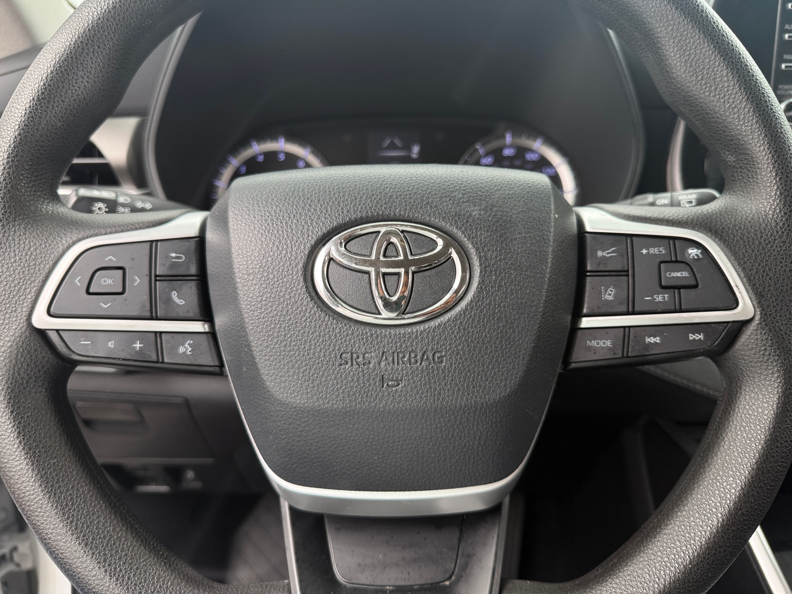 Thumbnail: 2022 Toyota Highlander - 5