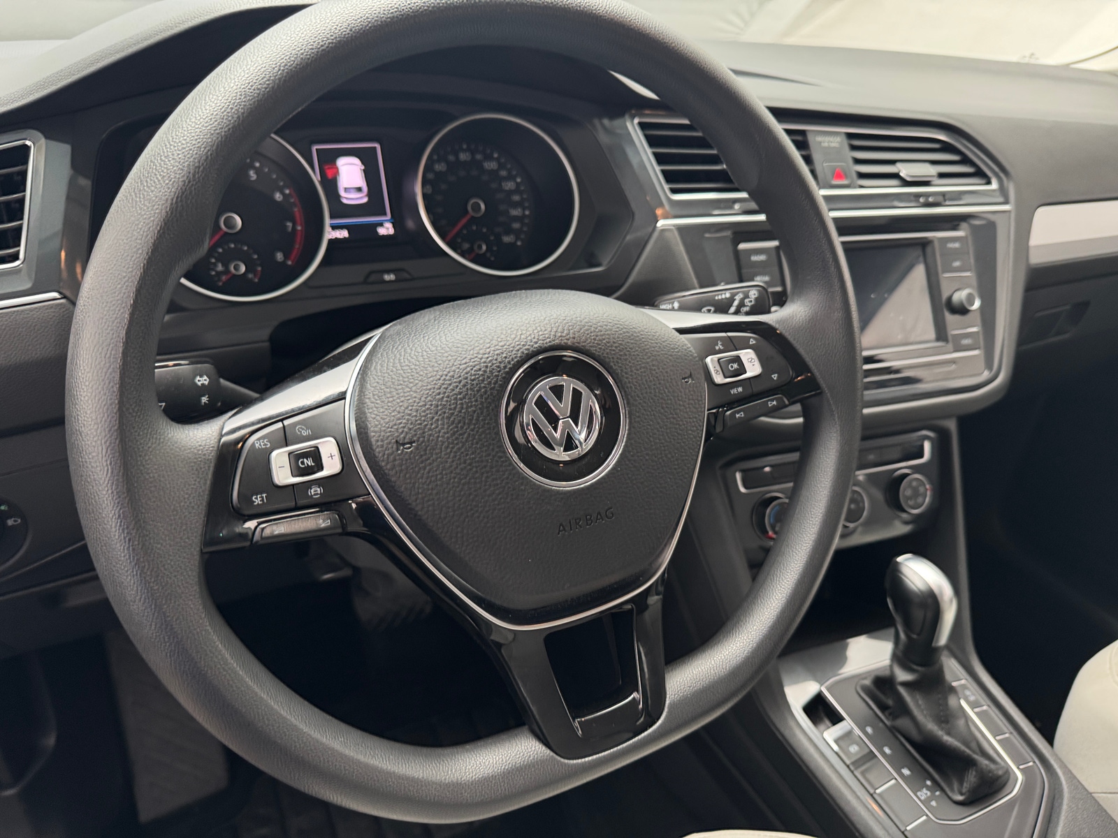 Thumbnail: 2020 Volkswagen Tiguan - 5
