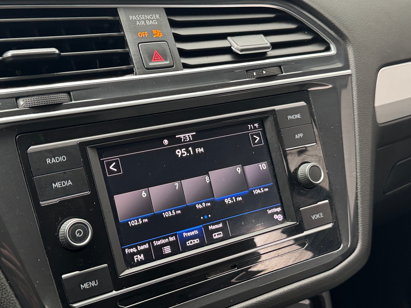 Thumbnail: 2020 Volkswagen Tiguan - 4