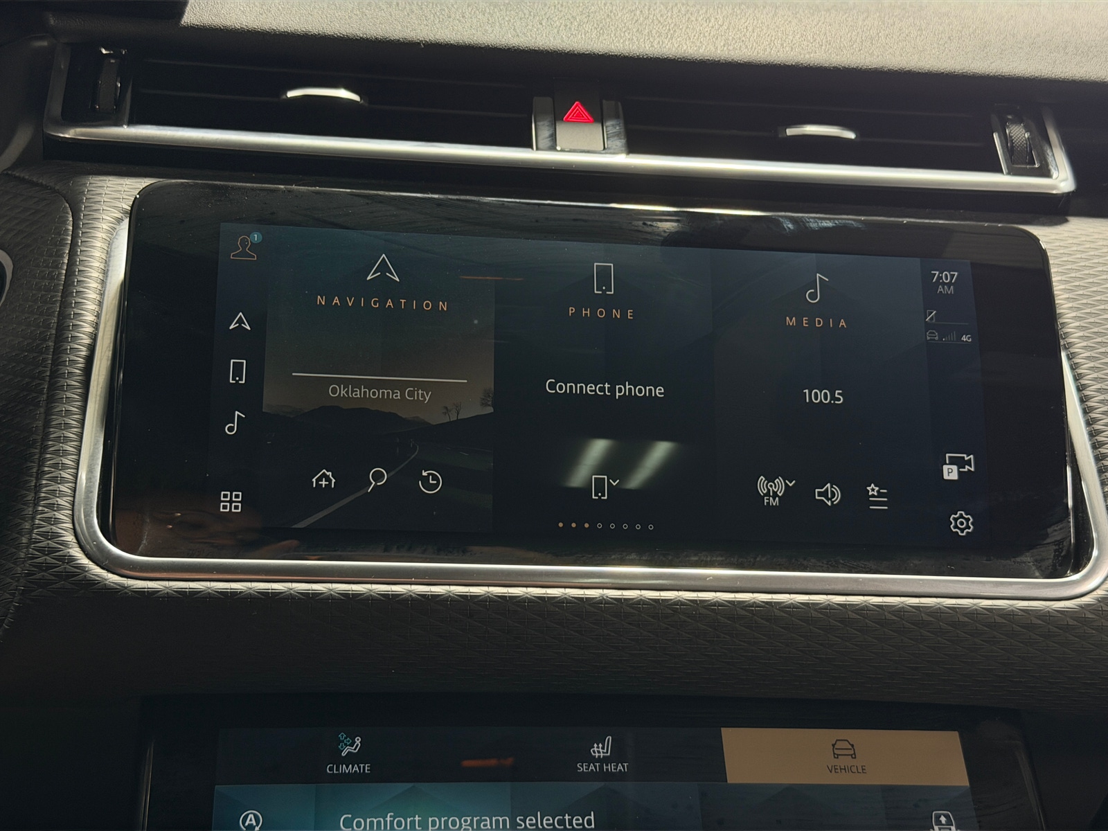 Thumbnail: 2021 Land Rover Range Rover Velar - 3