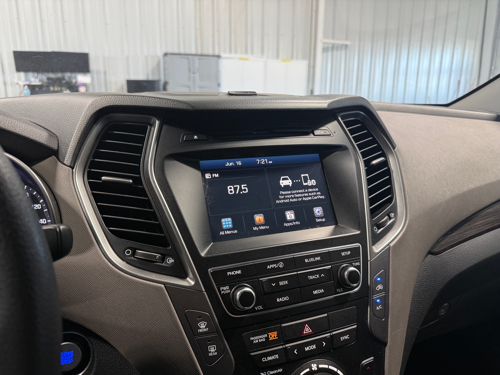 Thumbnail: 2018 Hyundai Santa Fe - 4