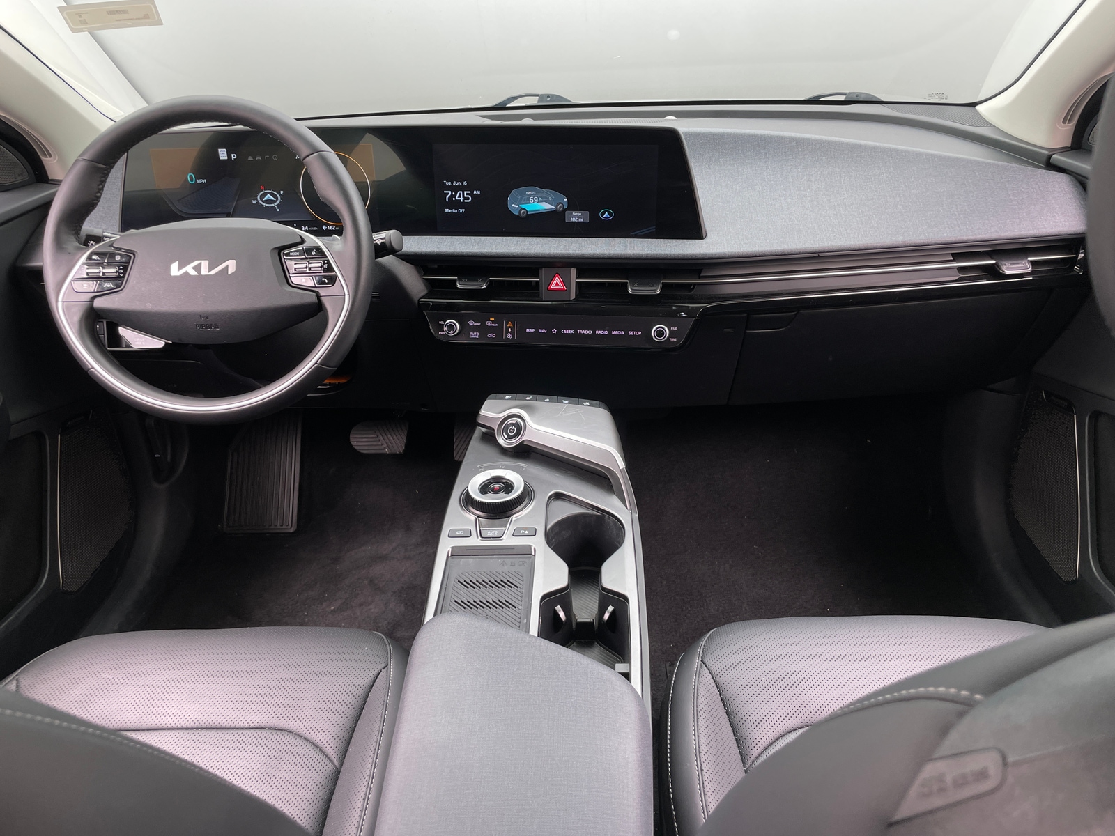 Thumbnail: 2022 Kia EV6 - 2
