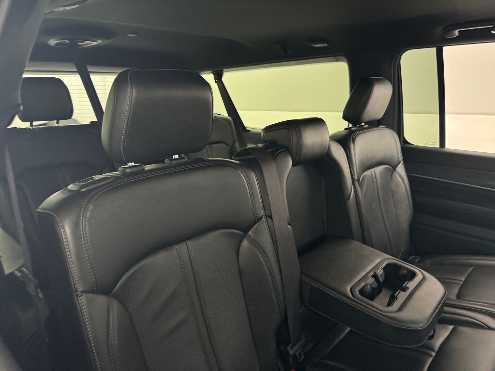Thumbnail: 2023 Jeep Wagoneer - 5
