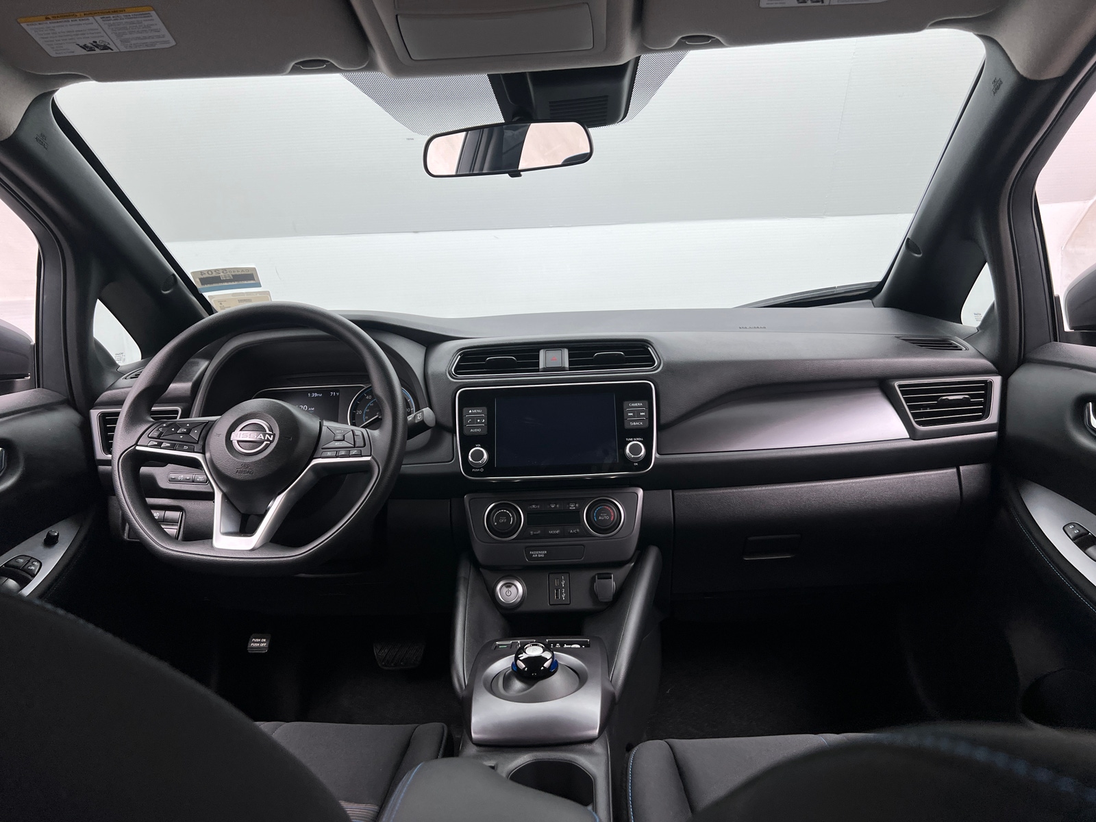 Thumbnail: 2025 Nissan Leaf - 3