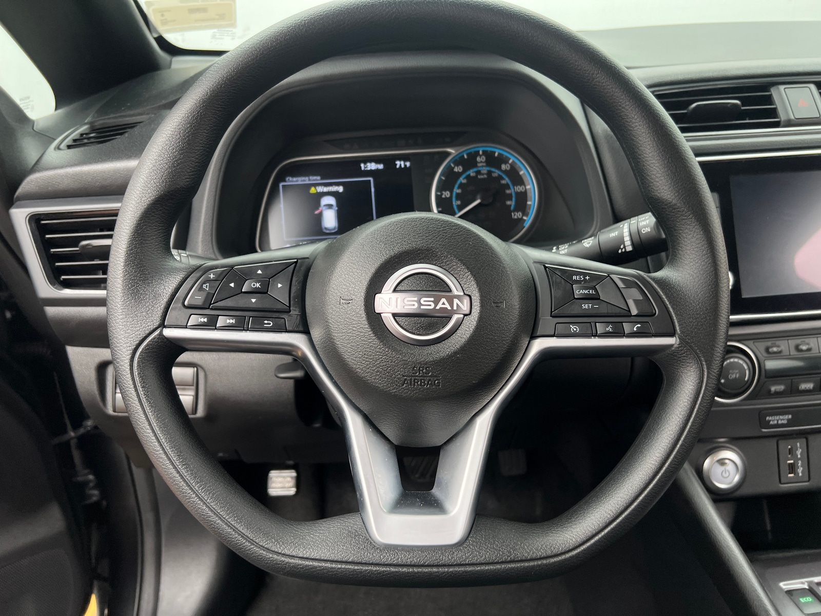 Thumbnail: 2025 Nissan Leaf - 5