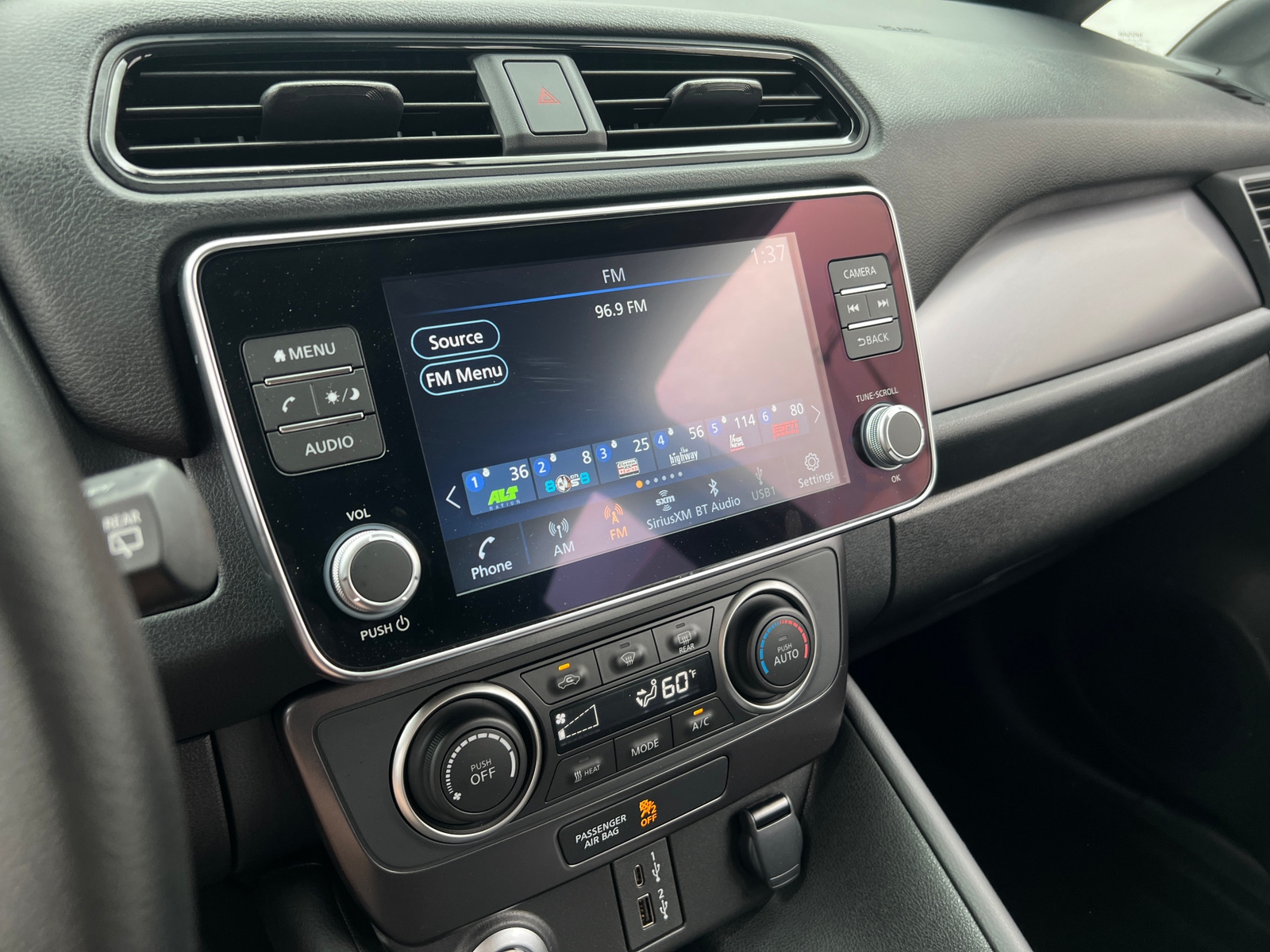 Thumbnail: 2025 Nissan Leaf - 4