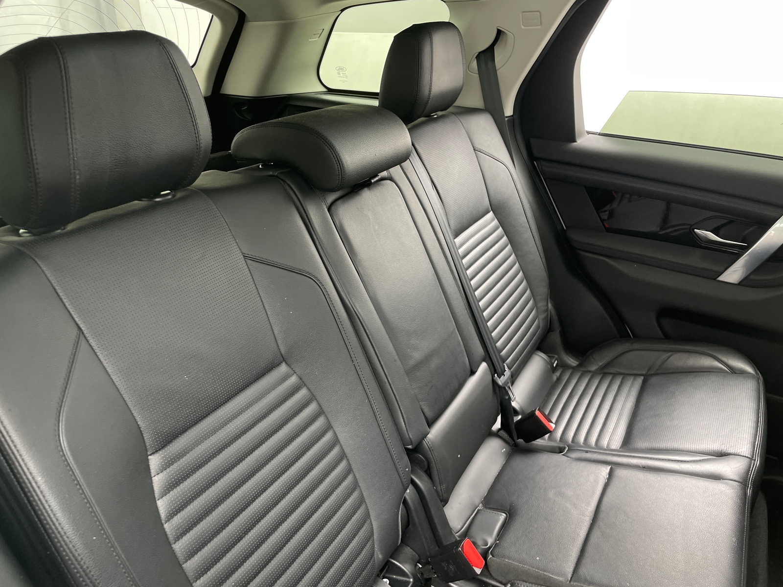Thumbnail: 2020 Land Rover Discovery Sport - 5