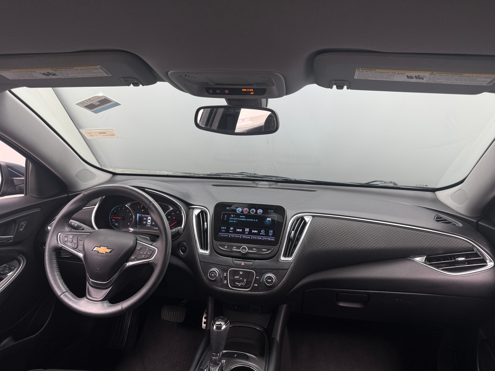 Thumbnail: 2017 Chevrolet Malibu - 3