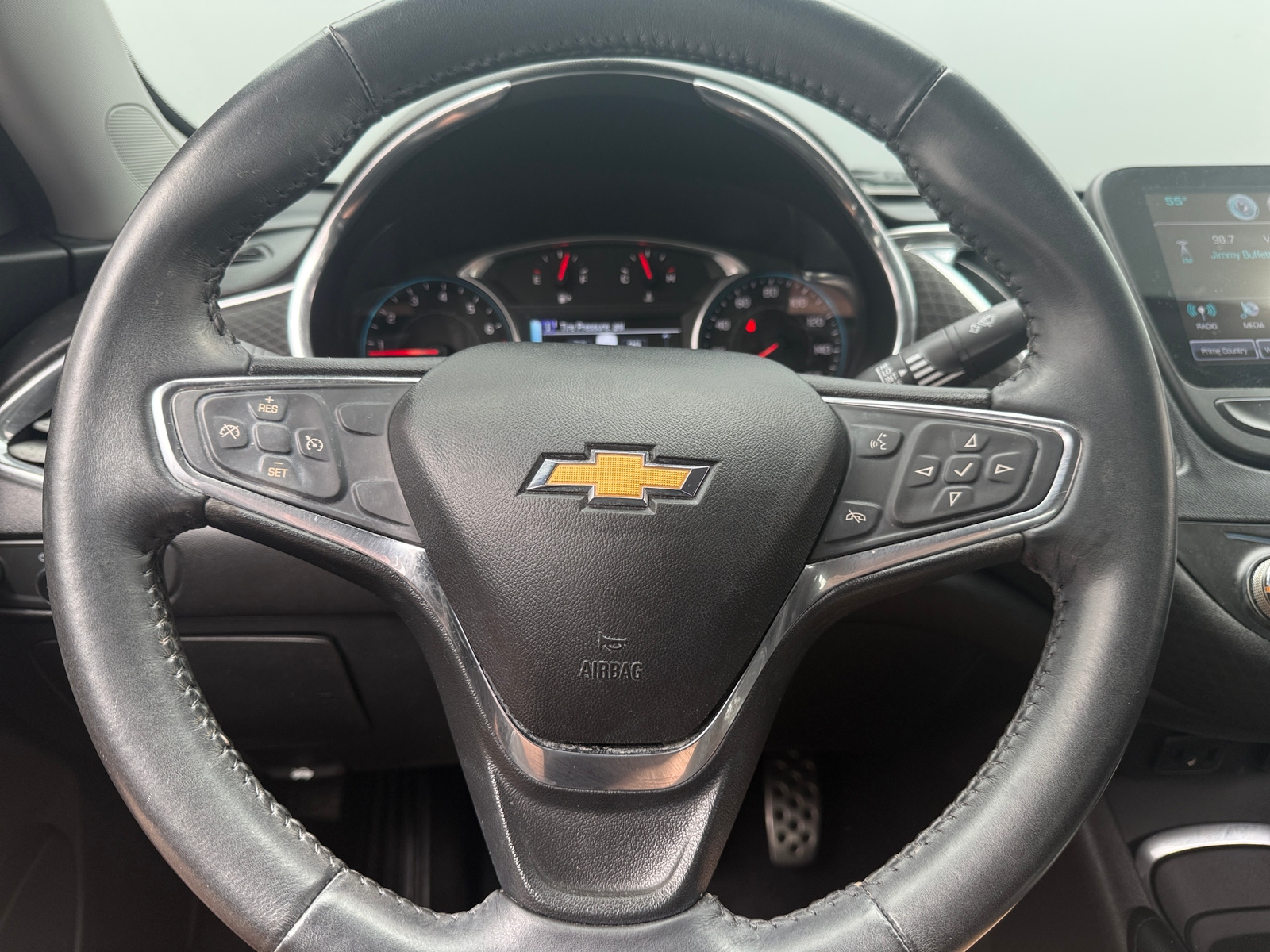 Thumbnail: 2017 Chevrolet Malibu - 5
