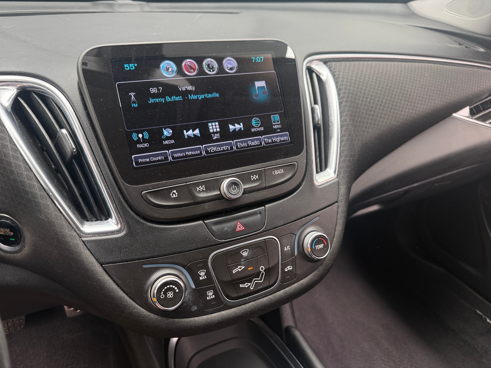 Thumbnail: 2017 Chevrolet Malibu - 4