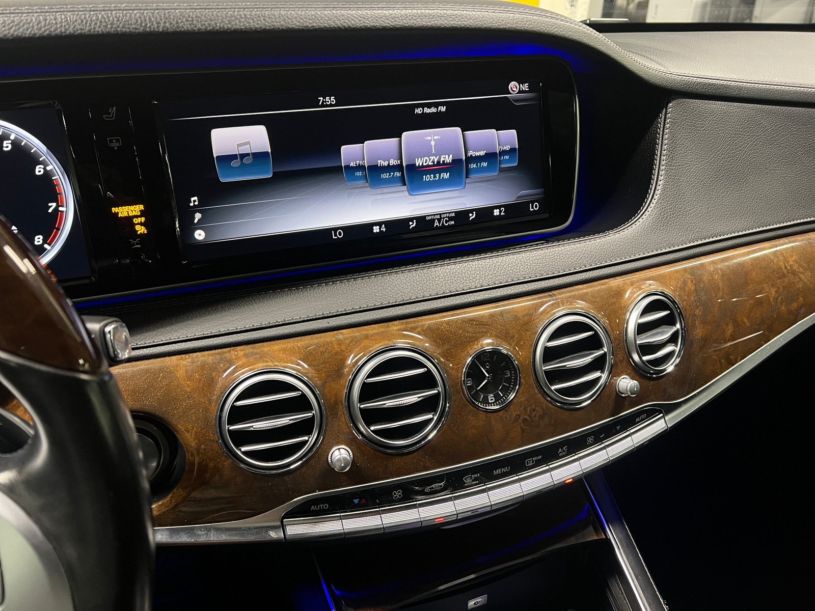 Thumbnail: 2015 Mercedes-Benz S-Class - 3