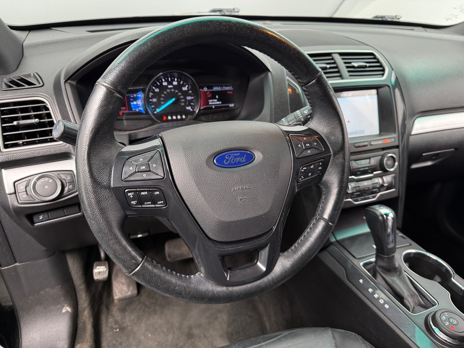 Thumbnail: 2017 Ford Explorer - 5
