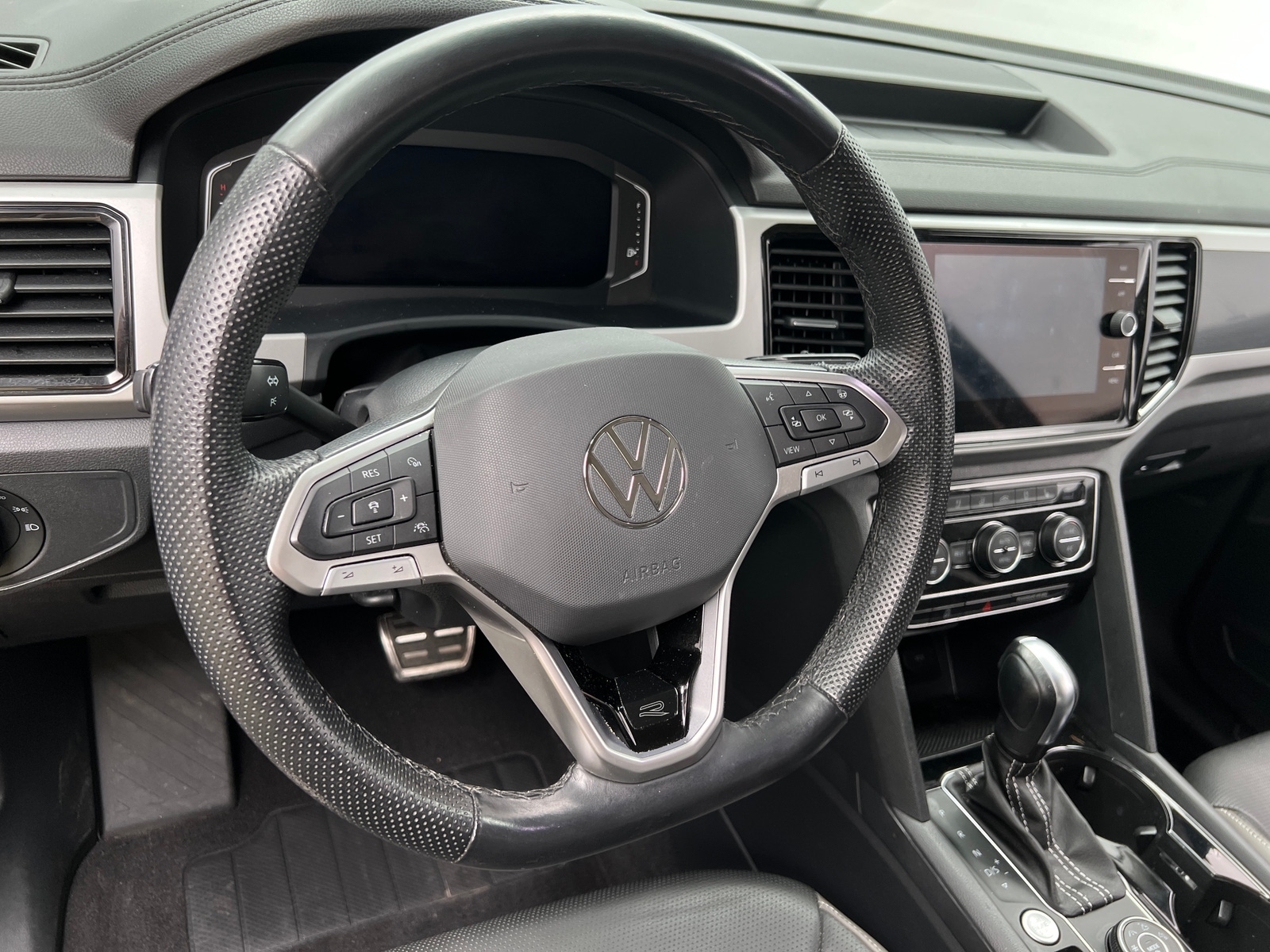 Thumbnail: 2023 Volkswagen Atlas - 4
