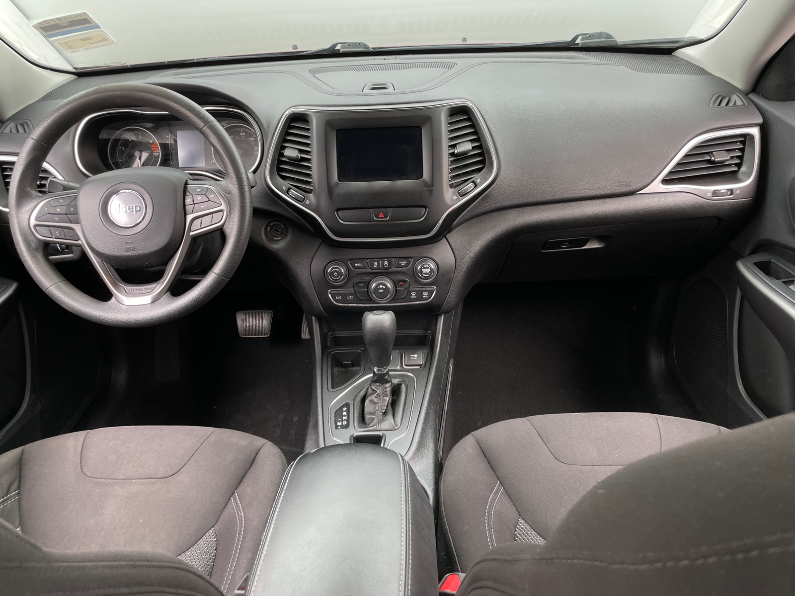 Thumbnail: 2019 Jeep Cherokee - 3
