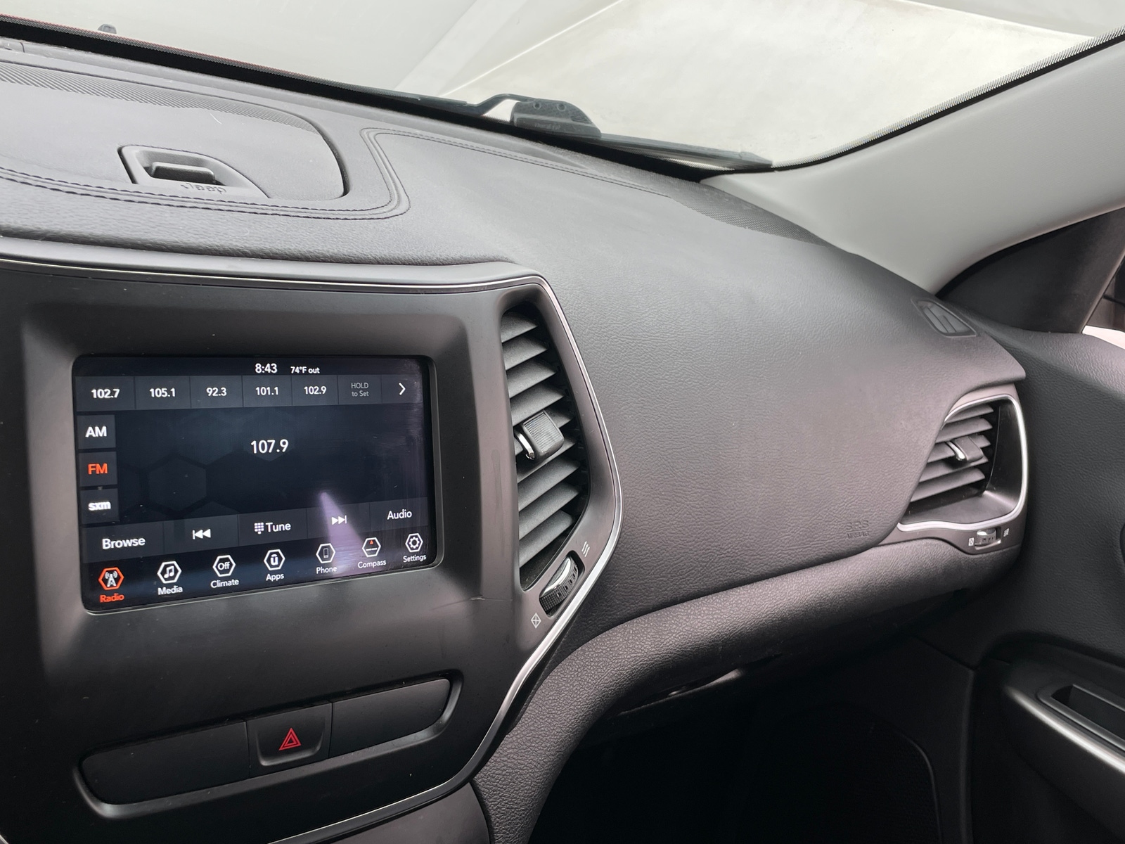 Thumbnail: 2019 Jeep Cherokee - 4