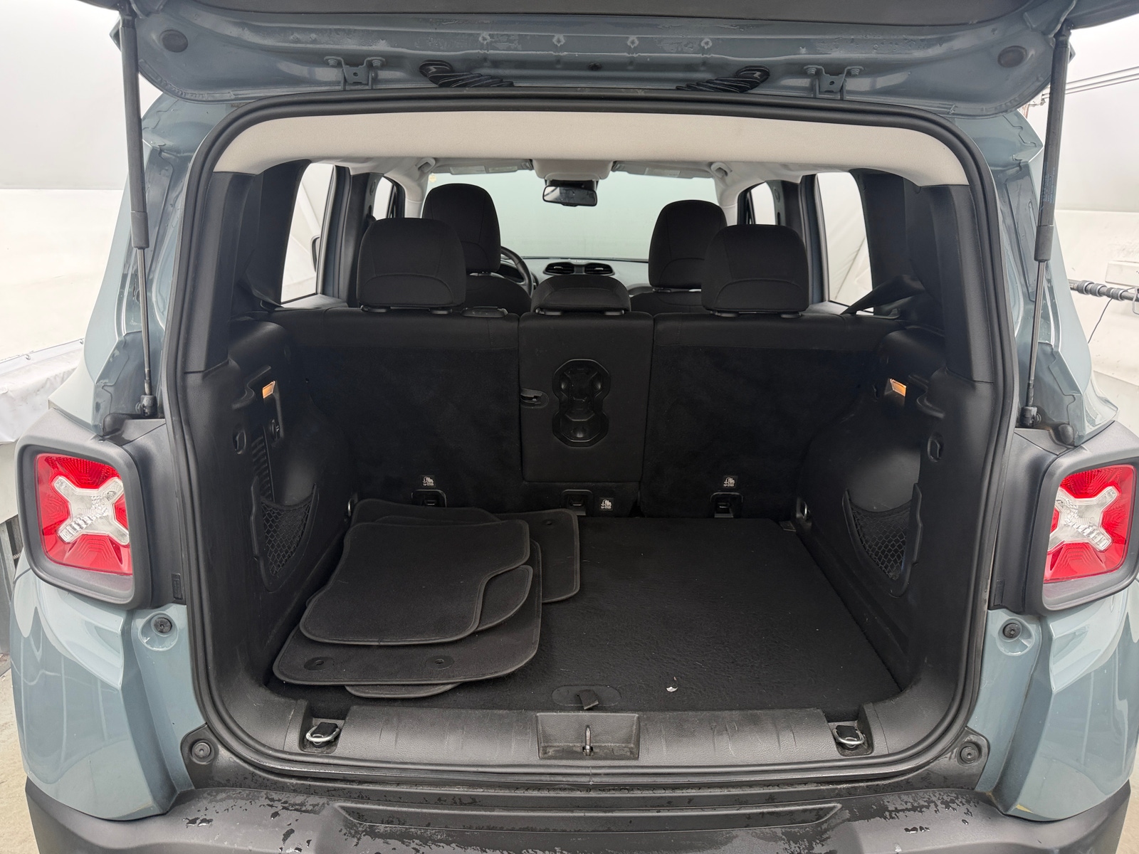 Thumbnail: 2017 Jeep Renegade - 7