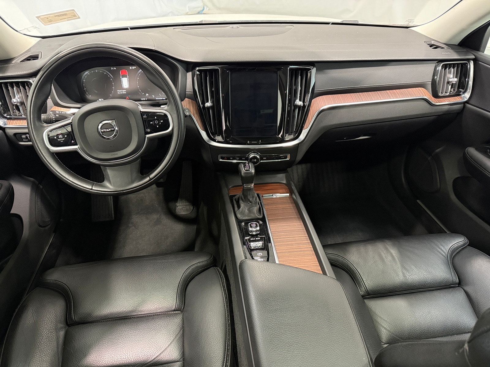 Thumbnail: 2020 Volvo V60 - 2