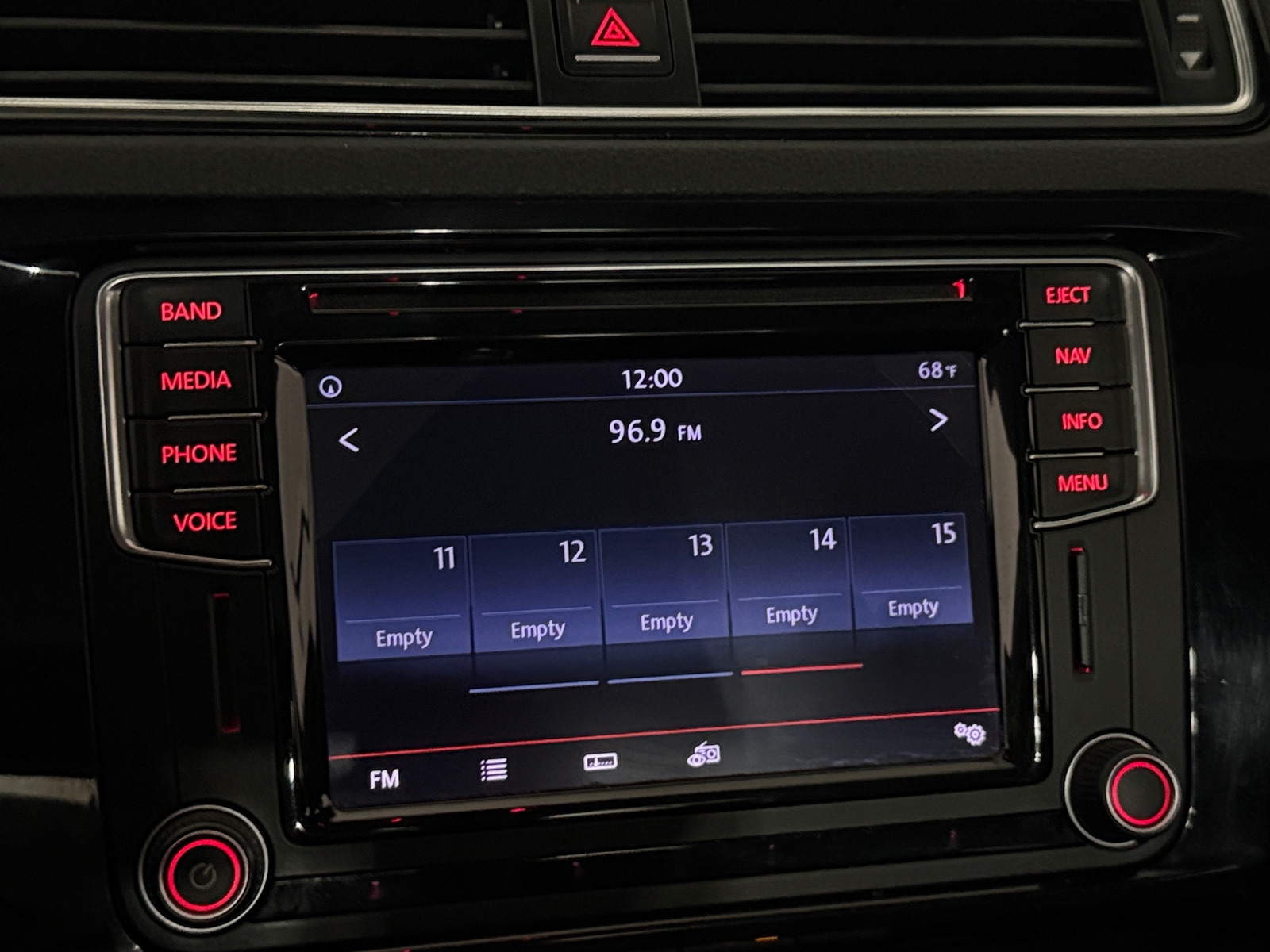 Thumbnail: 2016 Volkswagen Jetta - 3