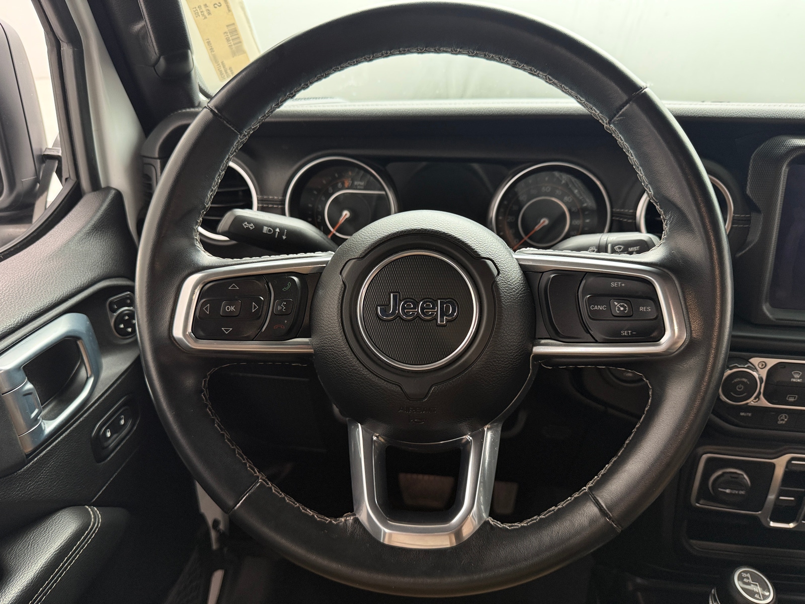 Thumbnail: 2021 Jeep Gladiator - 4