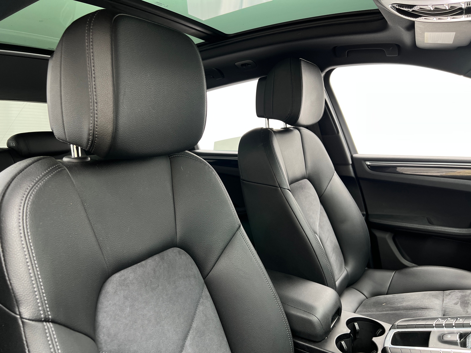 Thumbnail: 2019 Porsche Macan - 2