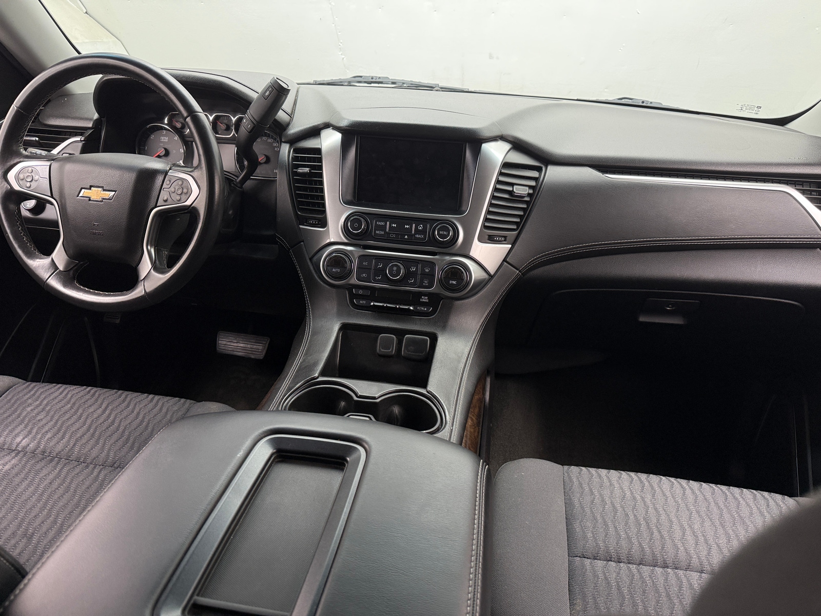 Thumbnail: 2016 Chevrolet Tahoe - 3