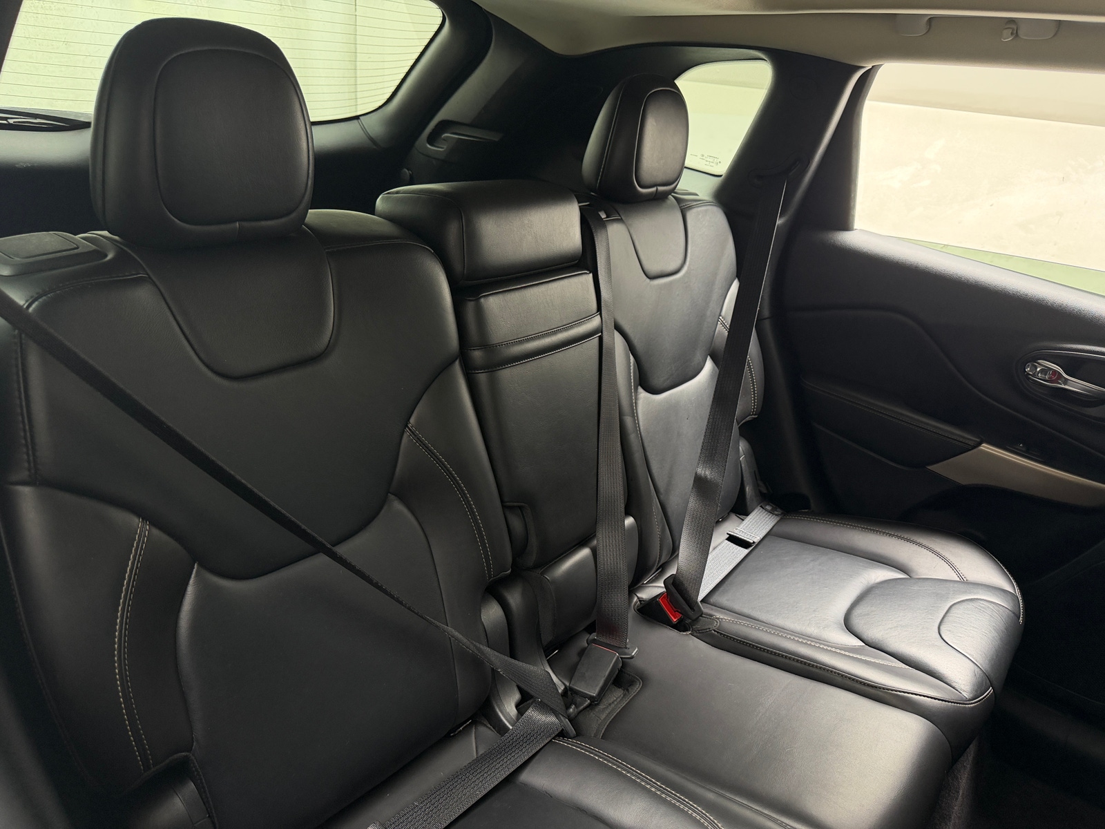 Thumbnail: 2017 Jeep Cherokee - 5