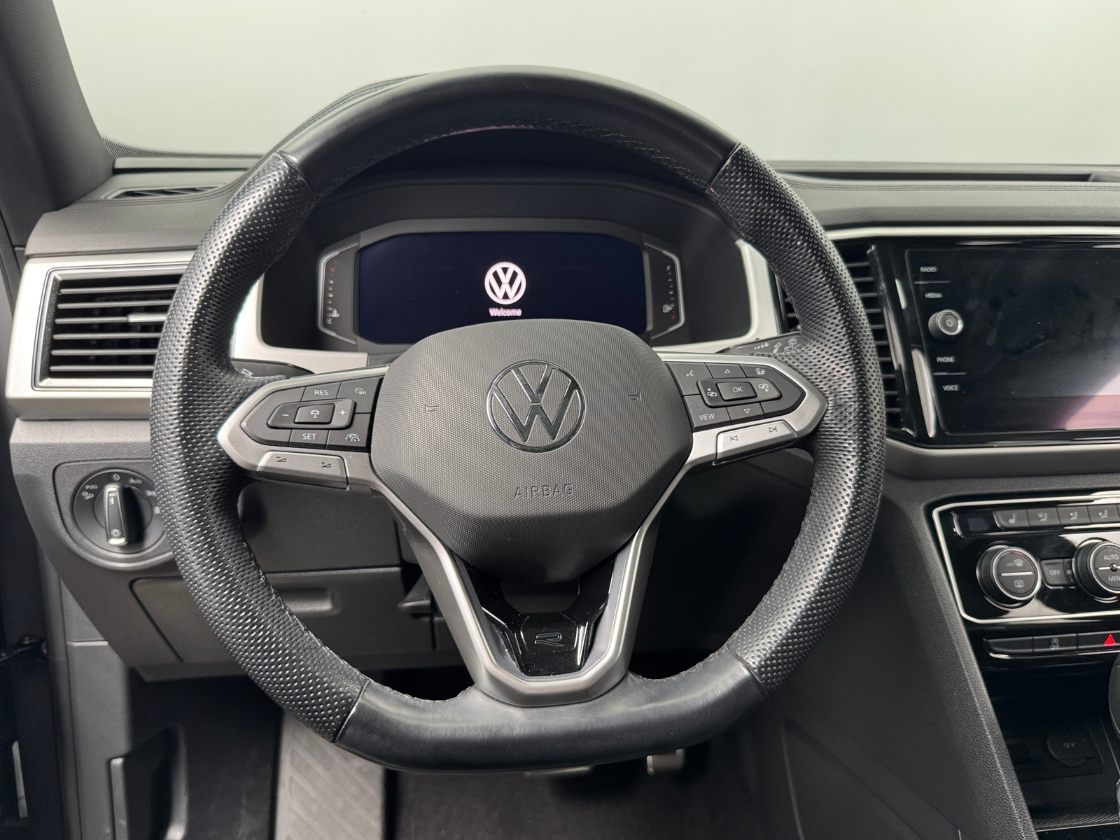 Thumbnail: 2021 Volkswagen Atlas - 4