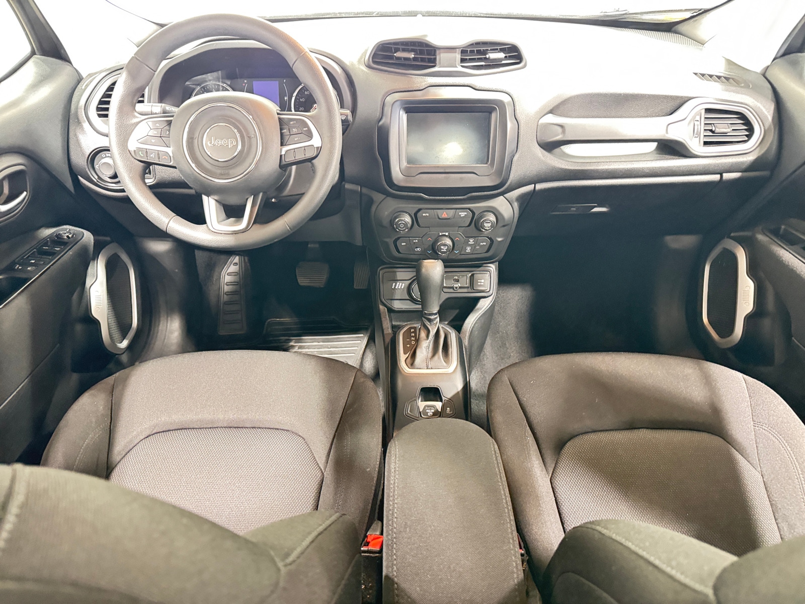 Thumbnail: 2018 Jeep Renegade - 3