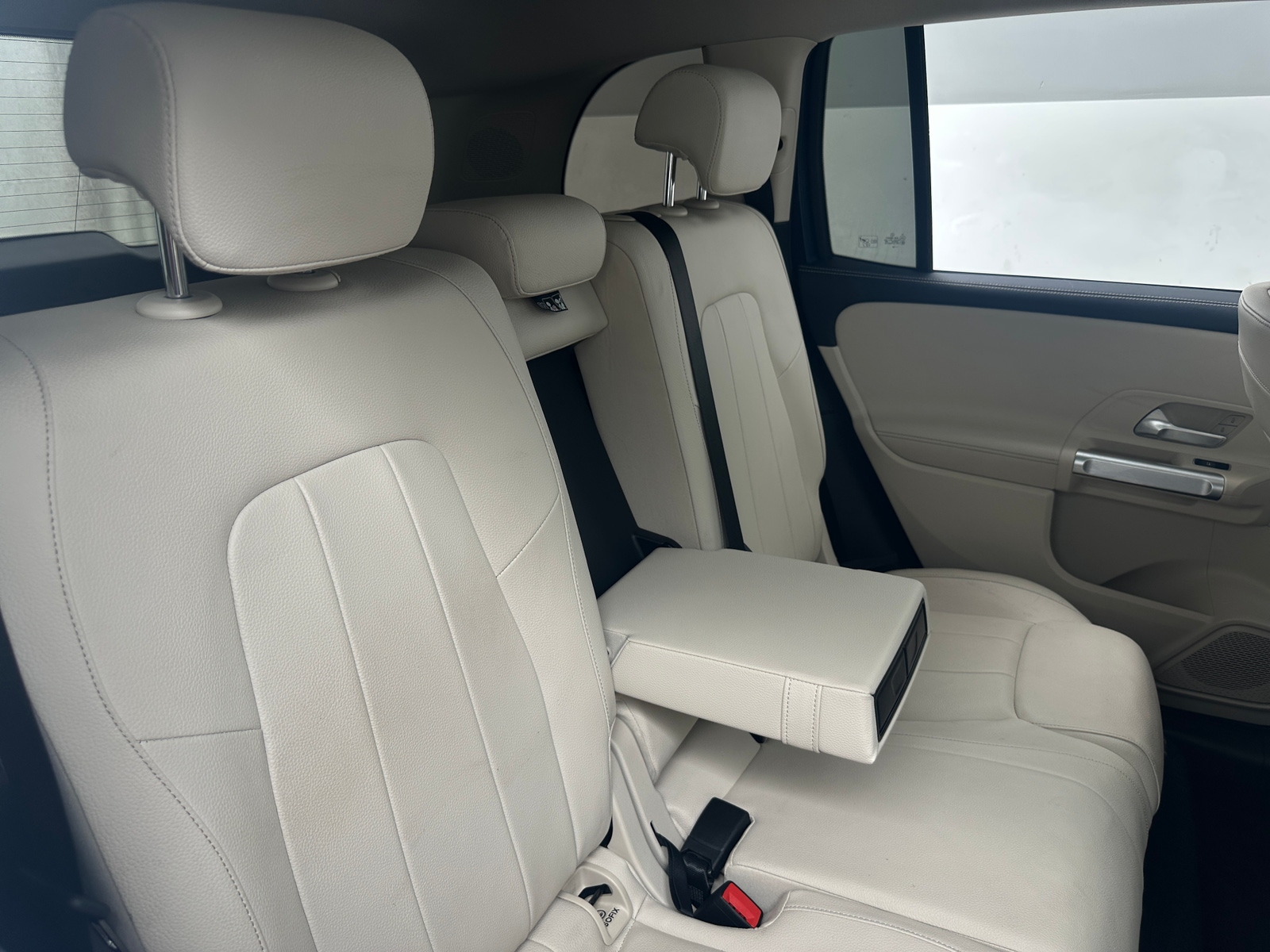 Thumbnail: 2020 Mercedes-Benz GLB - 5