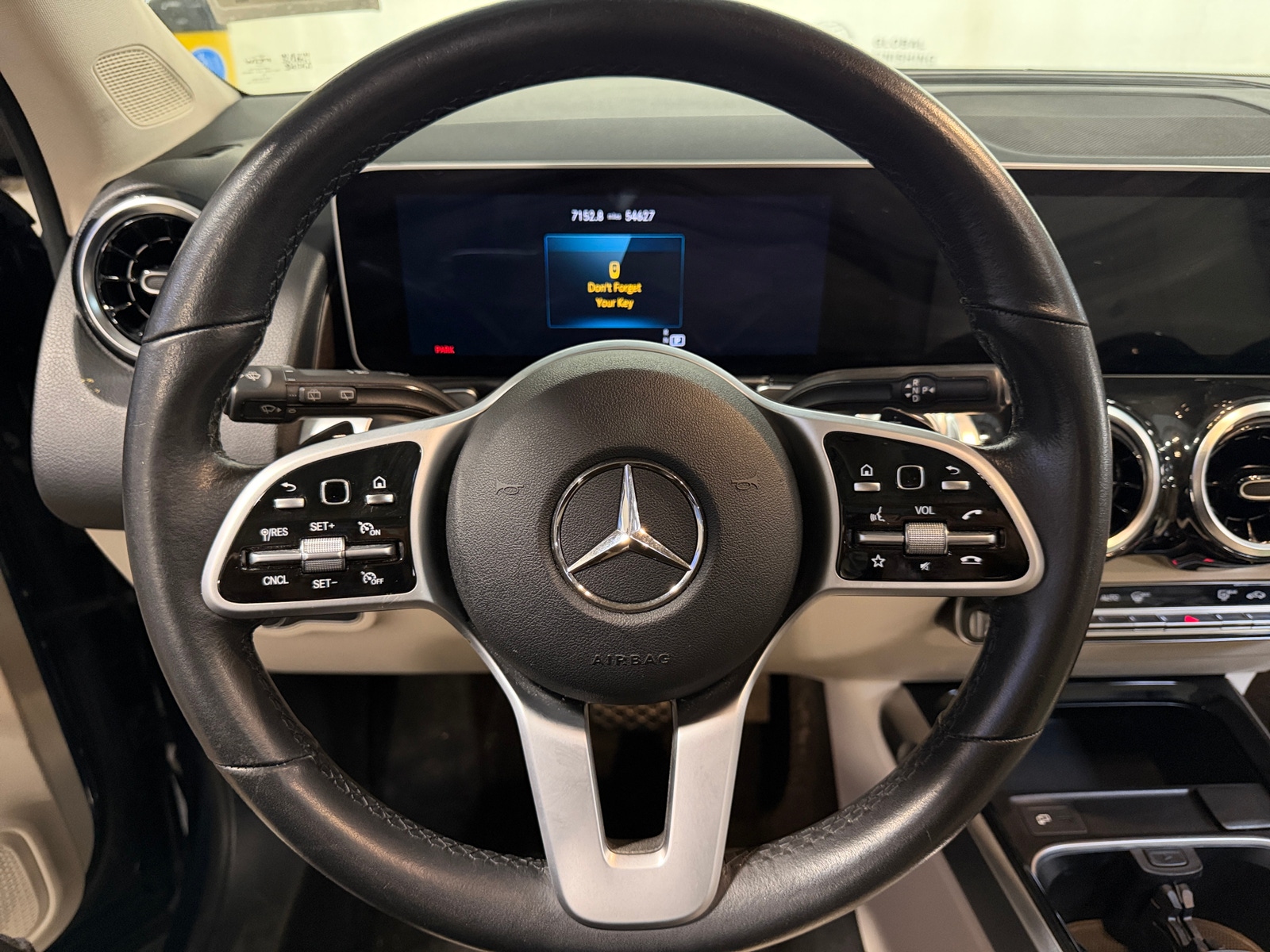 Thumbnail: 2020 Mercedes-Benz GLB - 4