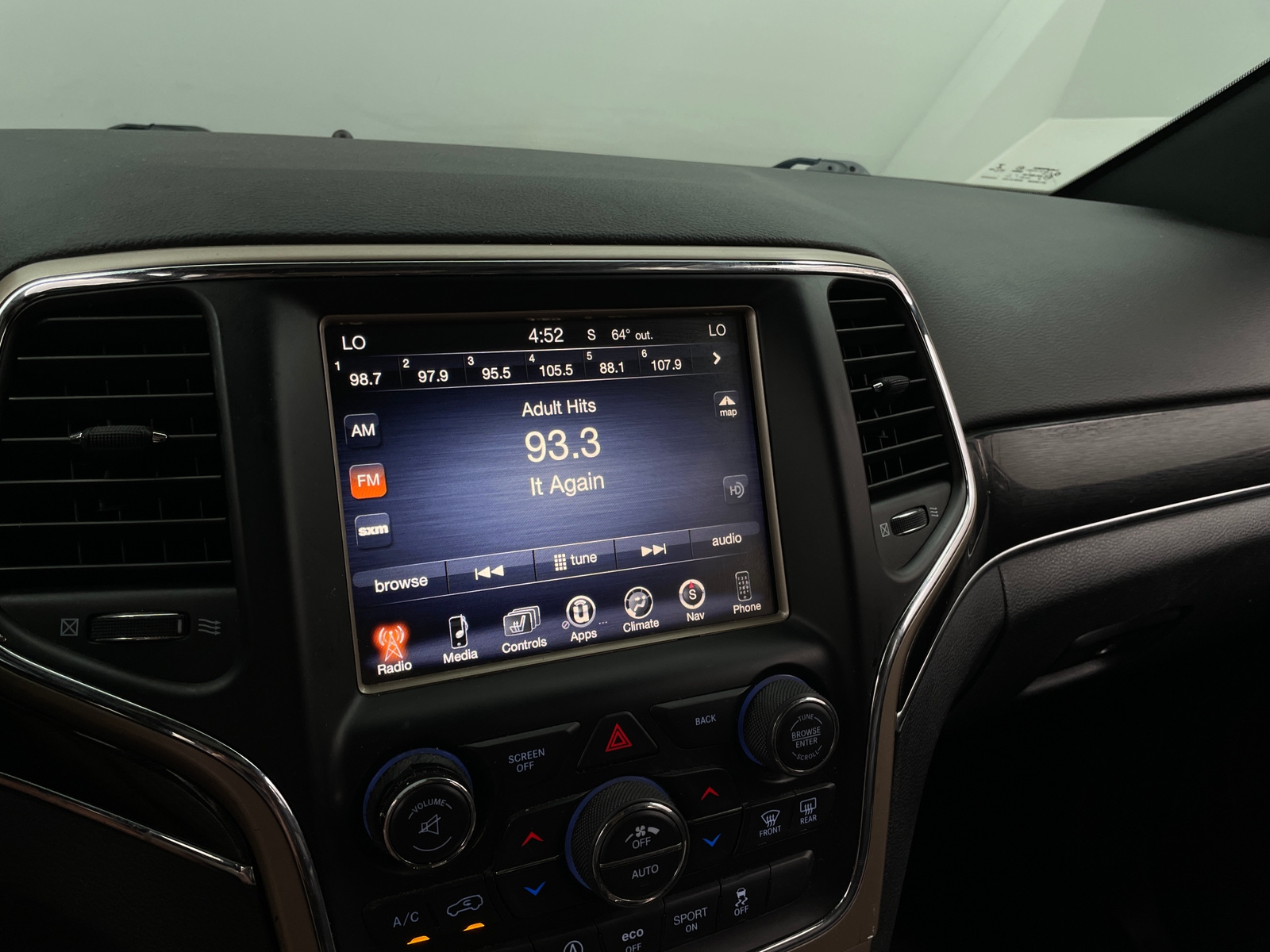 Thumbnail: 2016 Jeep Grand Cherokee - 3