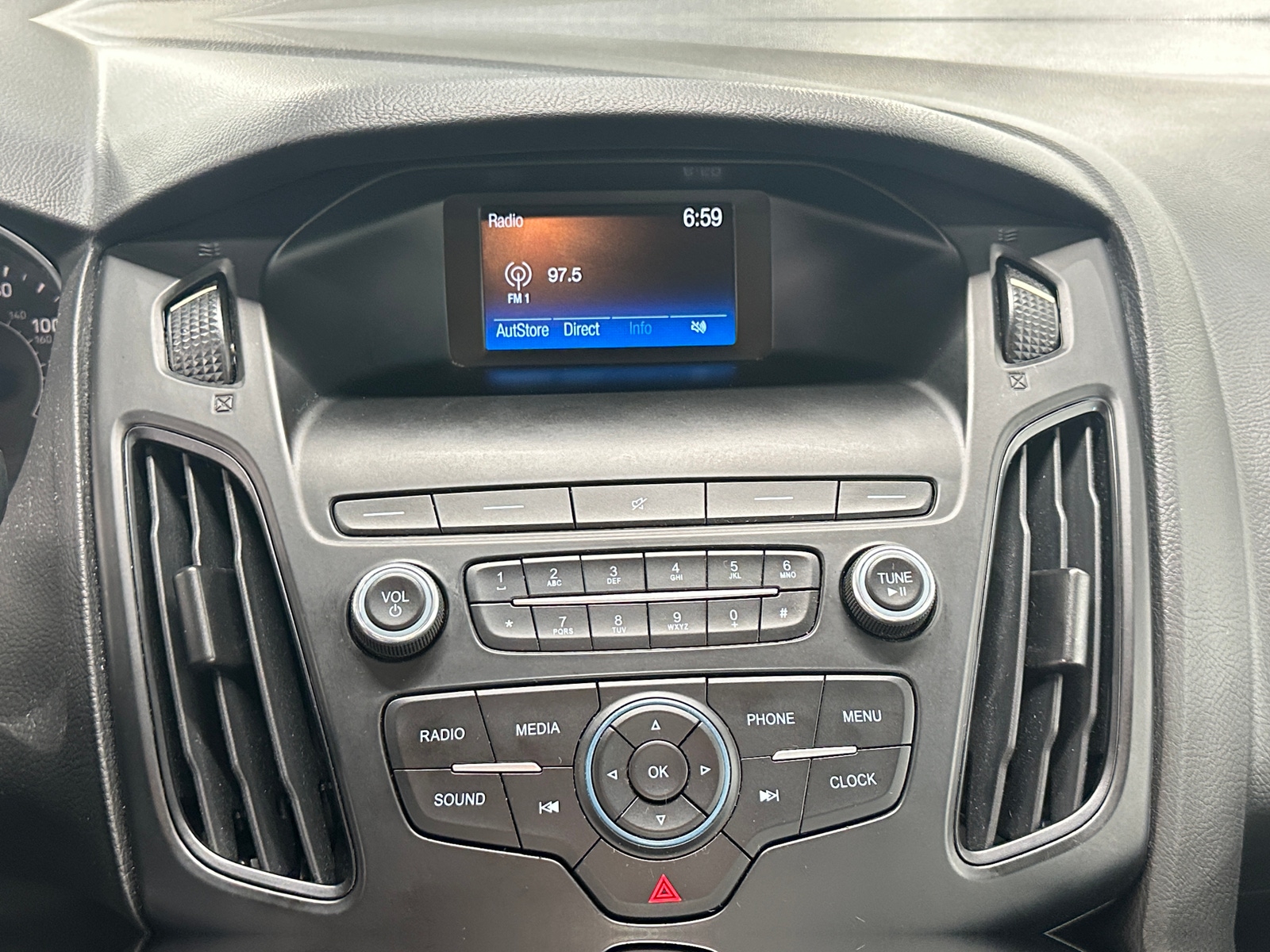Thumbnail: 2018 Ford Focus - 4