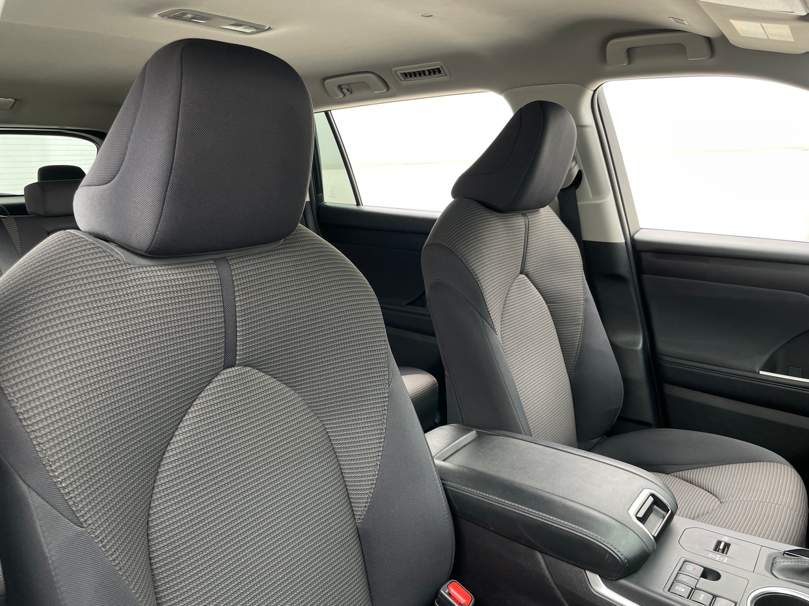 Thumbnail: 2025 Toyota Highlander - 2