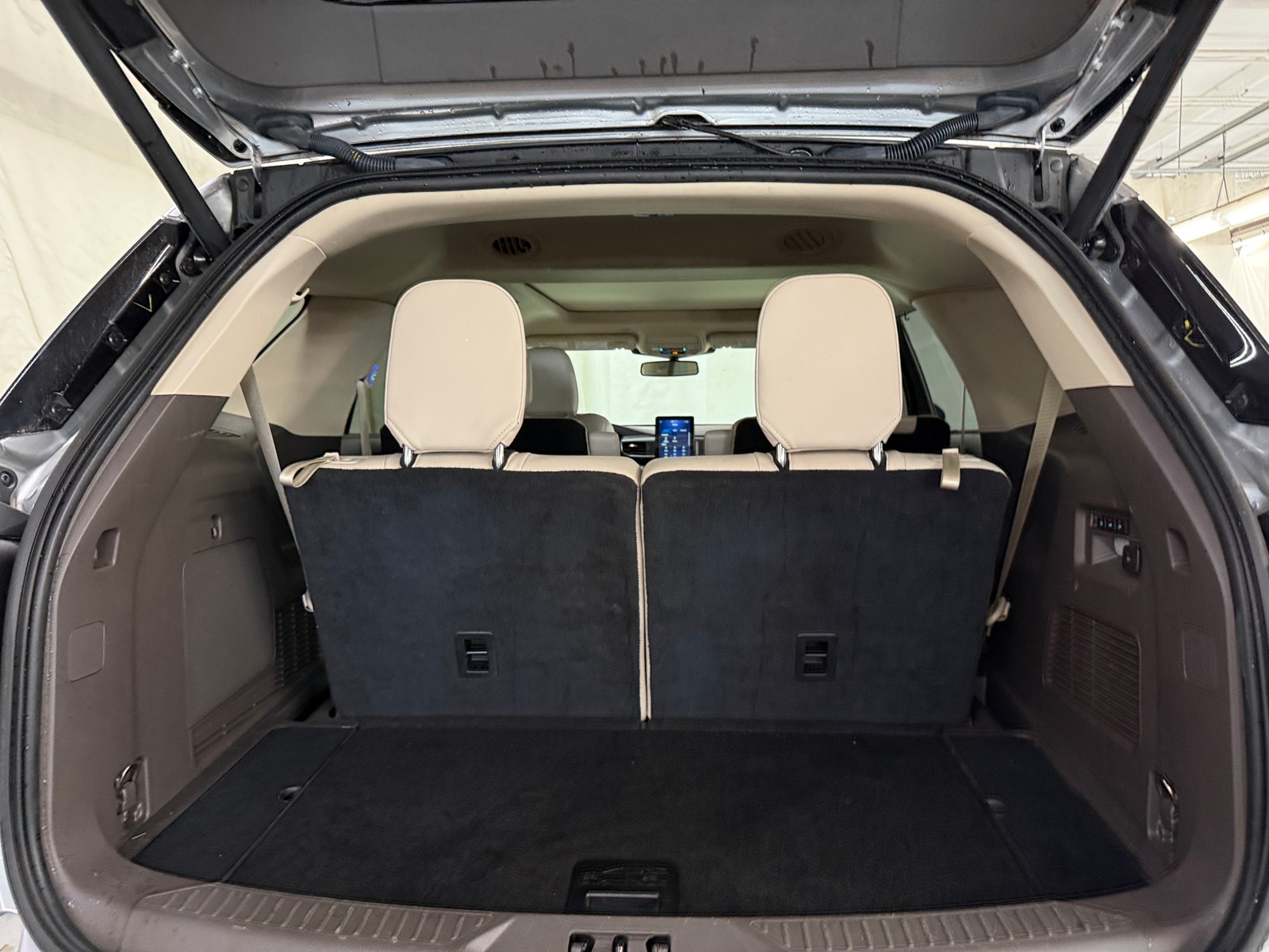 Thumbnail: 2020 Ford Explorer - 6