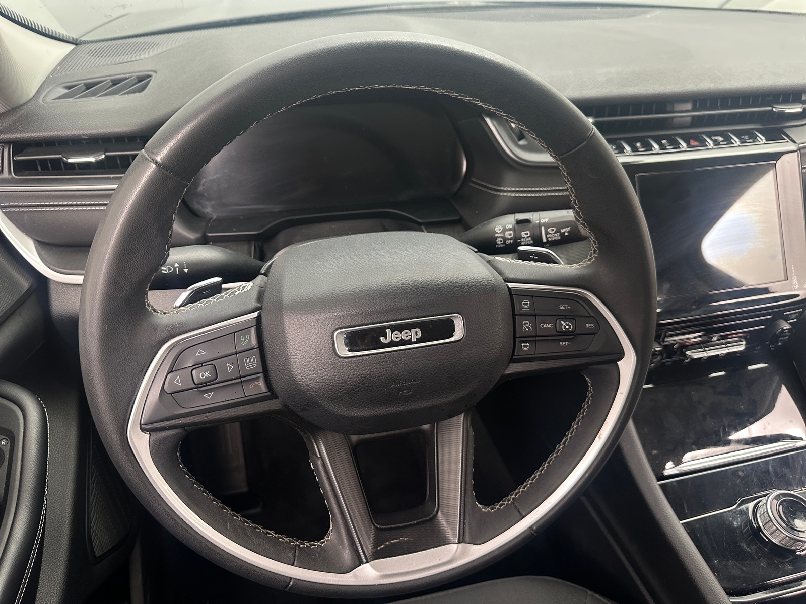 Thumbnail: 2023 Jeep Grand Cherokee L - 5