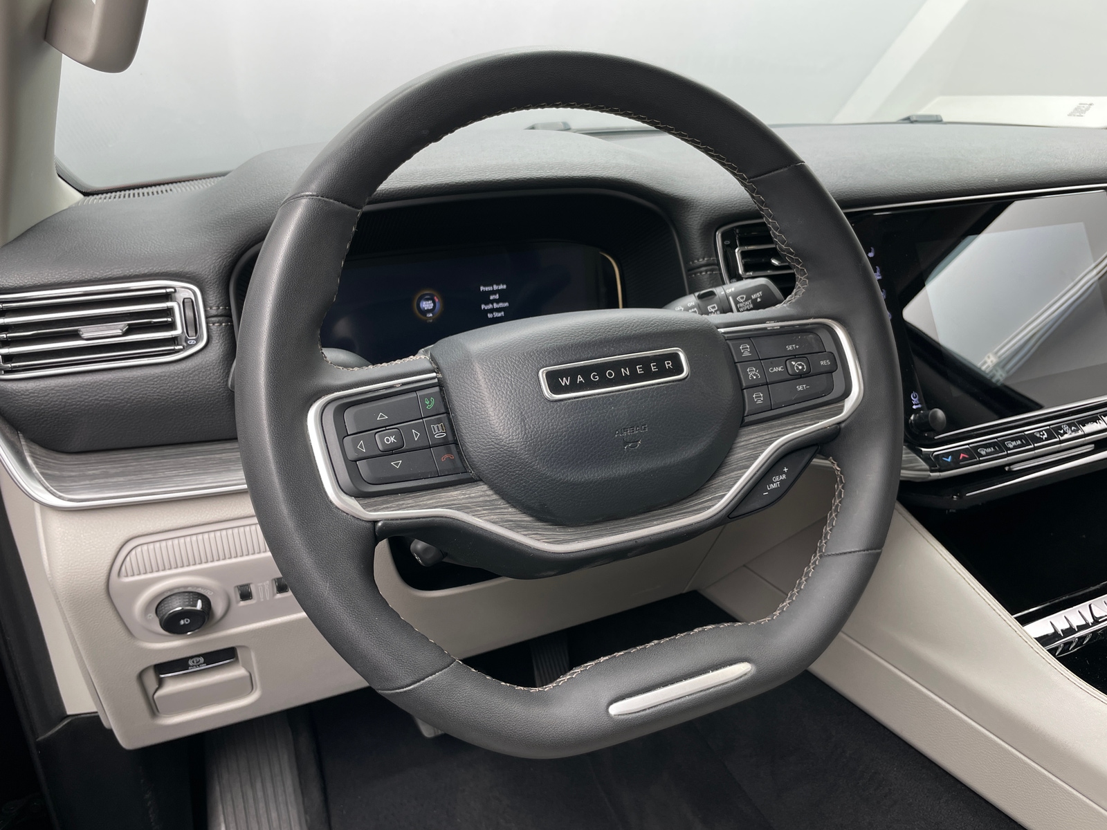 Thumbnail: 2024 Jeep Wagoneer - 4