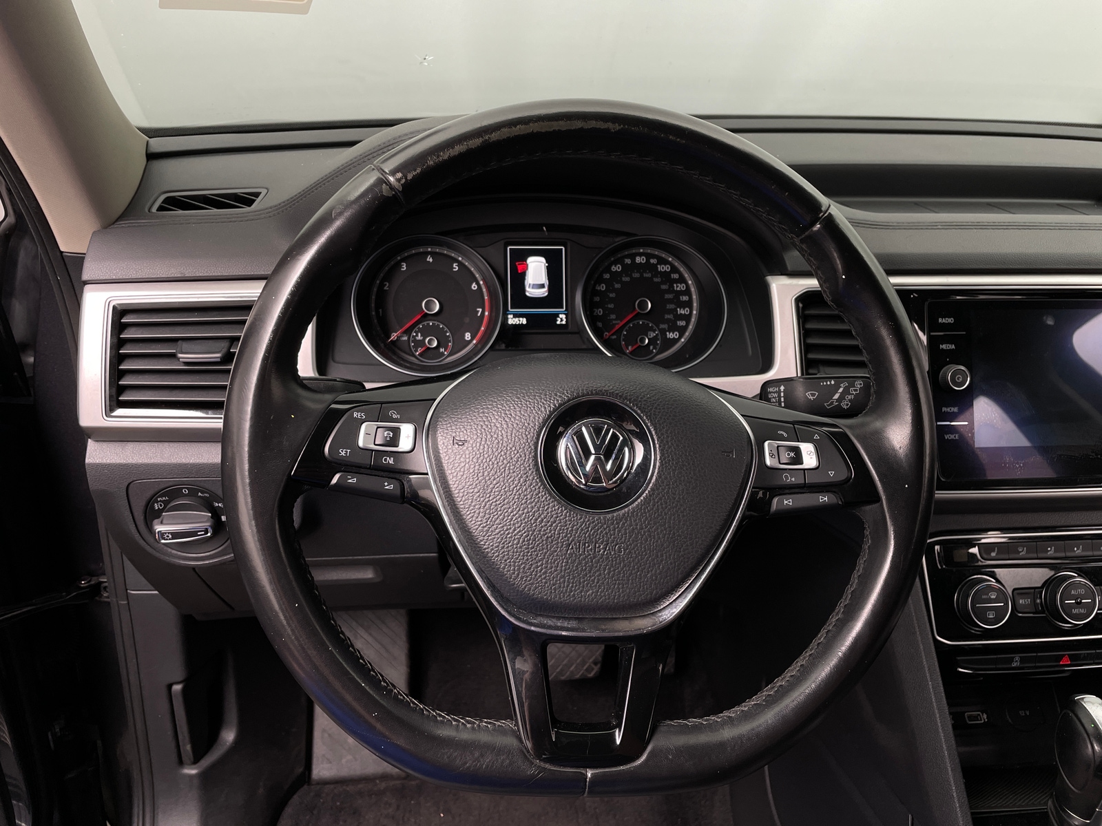 Thumbnail: 2018 Volkswagen Atlas - 4