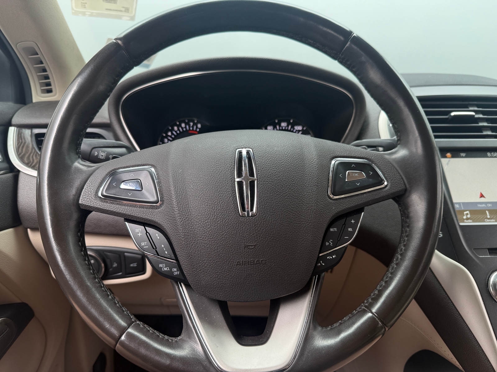 Thumbnail: 2017 Lincoln MKC - 4