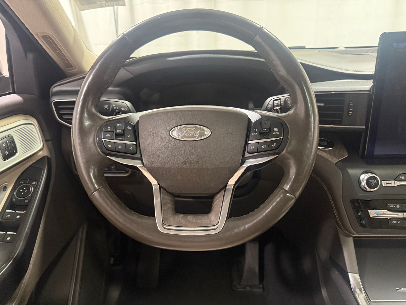 Thumbnail: 2020 Ford Explorer - 5
