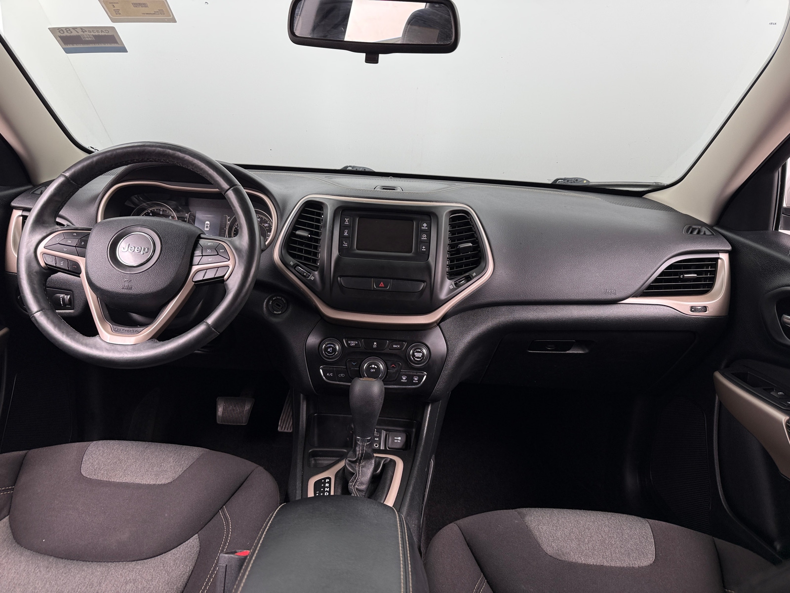 Thumbnail: 2018 Jeep Cherokee - 3